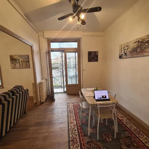 Spacious Luxury 2 bed appartment, ξενοδοχείο στην Καρκασόν