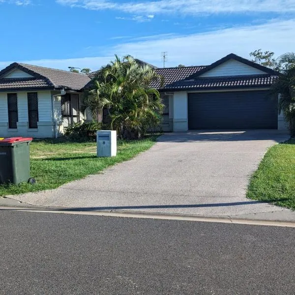 Spacious Entire 4Bedroom House in Gladstone 1 to 8 People can Stay, hotel v destinaci Gladstone