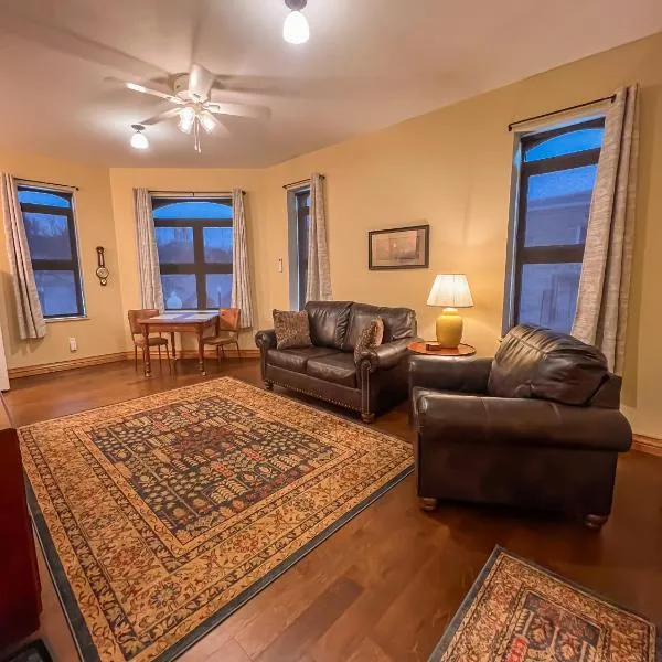 Elkader Suites, hotel di Elkader