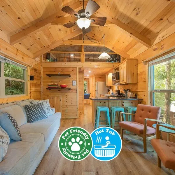Ryon Tiny Home Cabin City-side Rustic Retreat, hotel v destinaci Chattanooga