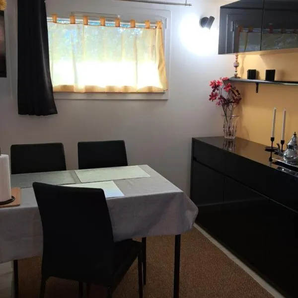 Studio maxi 3 pers, acces H24, proche gare pour Paris, hotell i Sainte-Geneviève-des-Bois