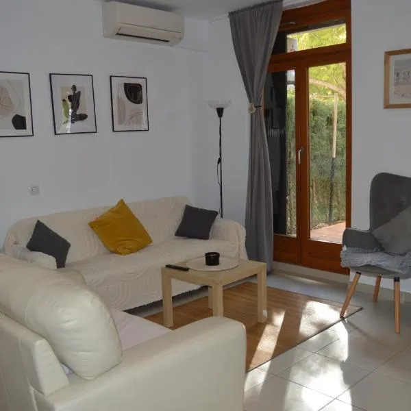 Casa Lliri con piscina en Massalfassar VALENCIA、マサルファサールのホテル