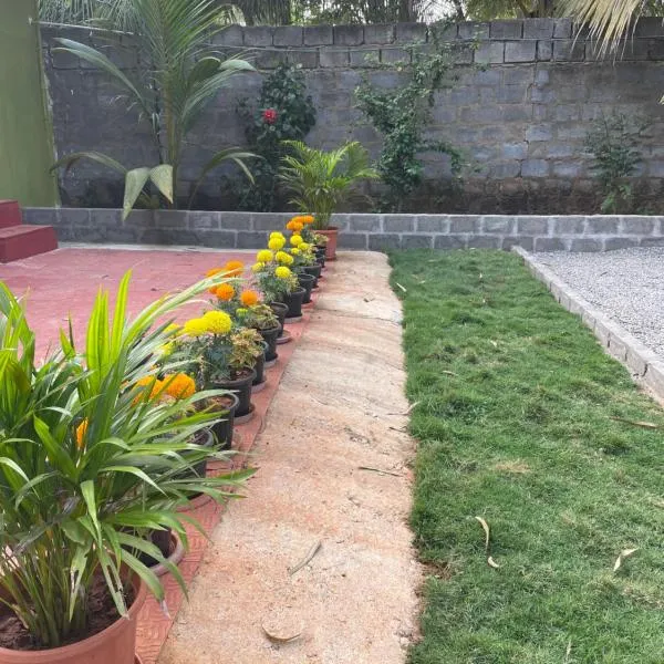 Farm Cottage nearby Sea, hotel di Visakhapatnam