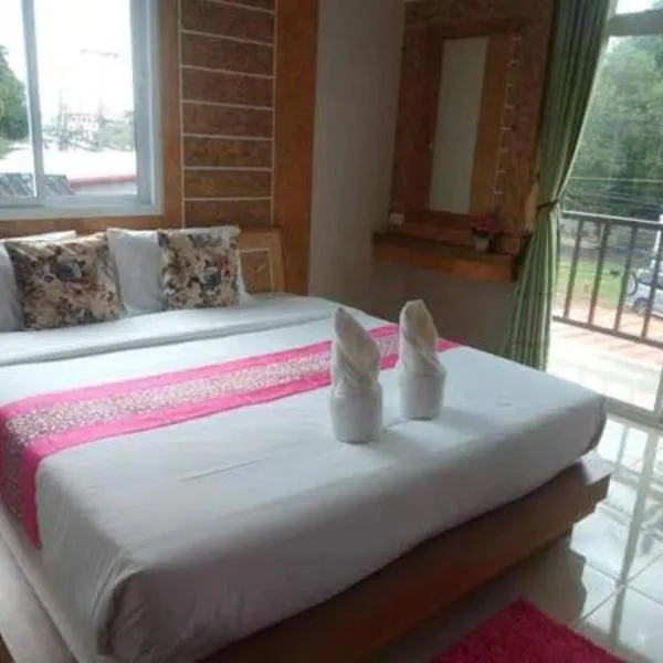 Daeng House, hotel in Phra Ae beach