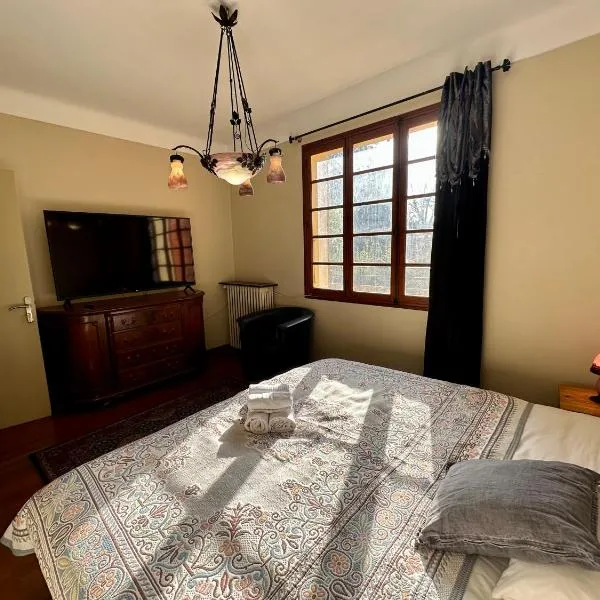 Chambre d'hôte Maison Vaquier 1, hotel v destinaci Yenne