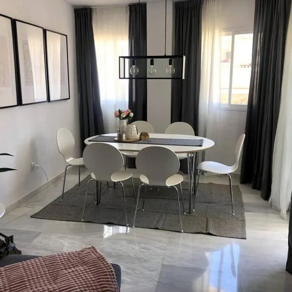 Casa Diana - Moderne Wohnung in Strandnähe, hotel in Almuñécar