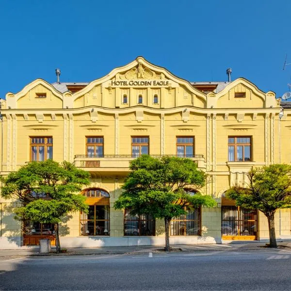 Hotel Golden Eagle, hotel Léván