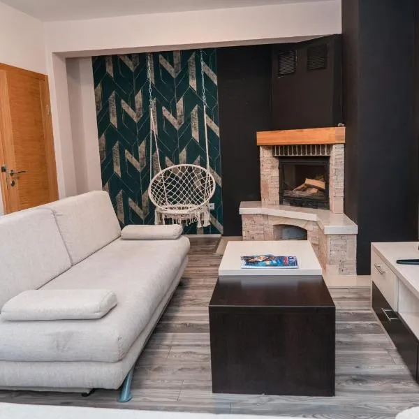 Apartments and rooms Max-Well, hotel in Jahorina