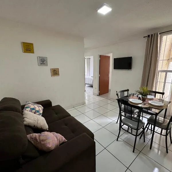 Apartamento inteiro Varzea Grande MT, hotell i Santo Antonio do Rio Abaixo