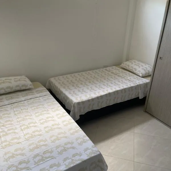 Apartamentos Cisneros, hotel v destinaci Cisneros