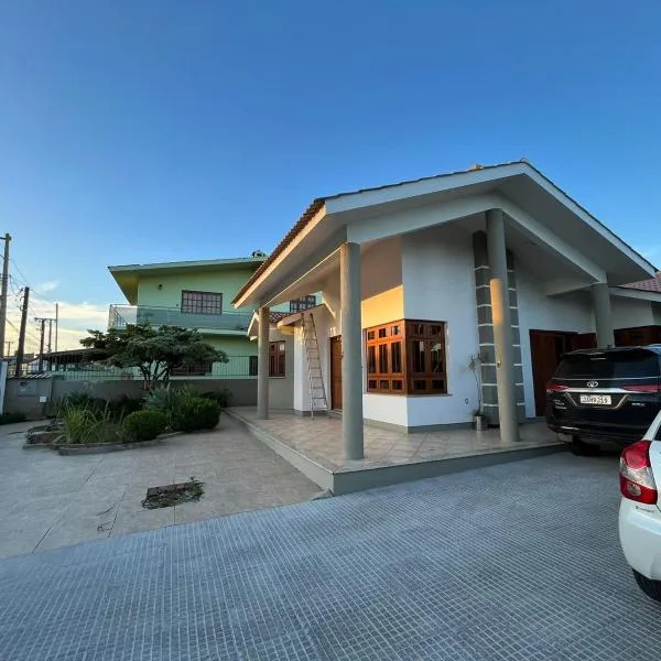 Pousada Familiar, hotel v destinaci São Gabriel