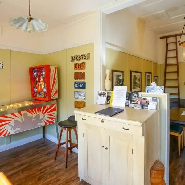 The Gables - Circa 1880 - Classic Bowral Property, hotell i Bowral