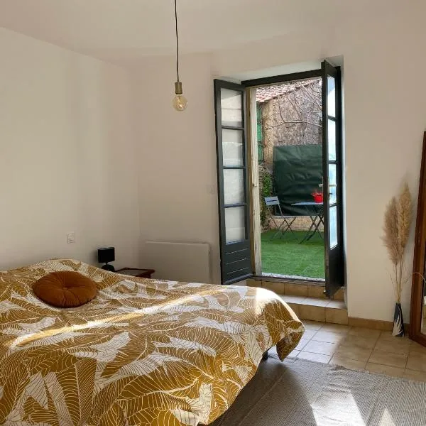T2 cosy avec espace extérieur – hotel w mieście Lézignan-Corbières