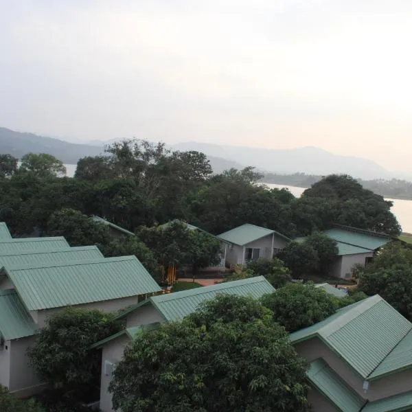 Mango Leaf Lake Resort, hotel in Pune