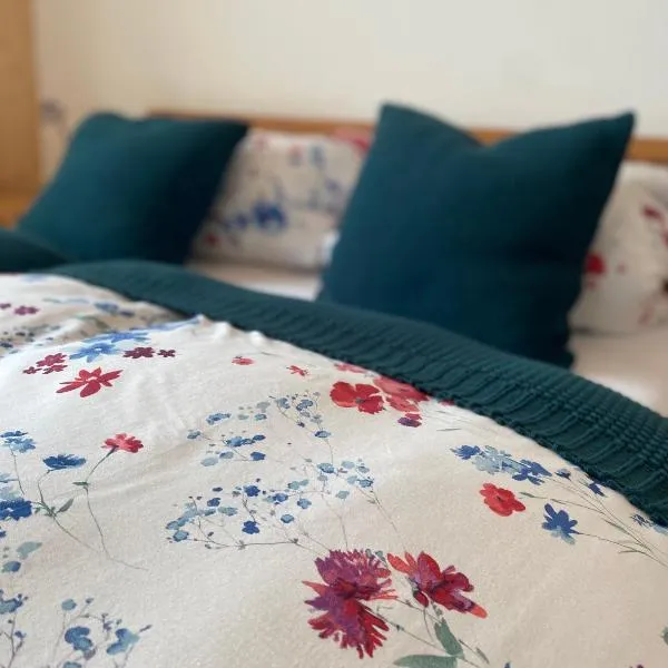 뫼싱엔에 위치한 호텔 Übernachtung beim Bio-Metzger Zimmer "Karl"