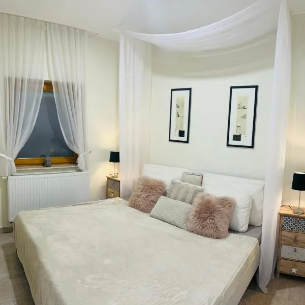 Villa Relax Apartman, hotel in Gárdony