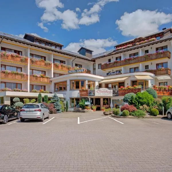 Ferienhotel Ödenhof، فندق في بيزِنفِلد