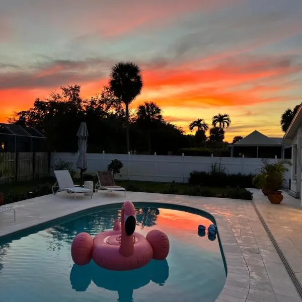HIDDEN GEM - Family Friendly Pool Home -Welcome, hotel v destinaci Naples