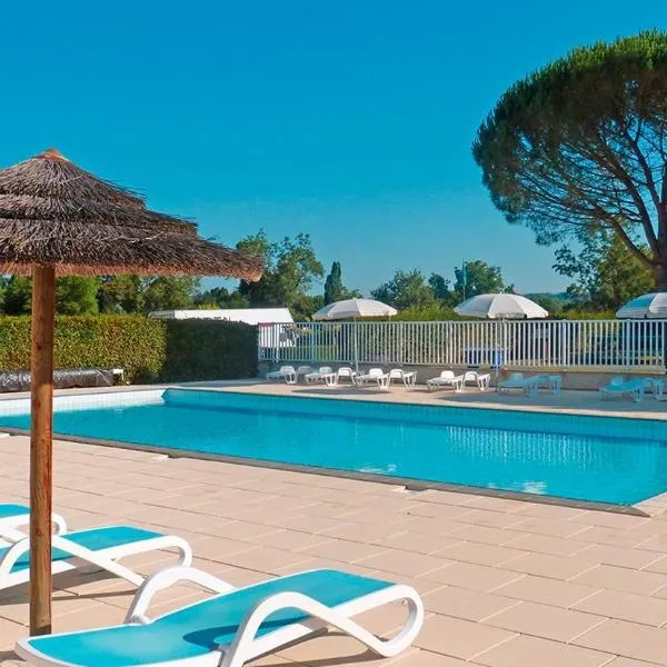 camping Le Clos de la Lère, hotel v destinaci Cayriech