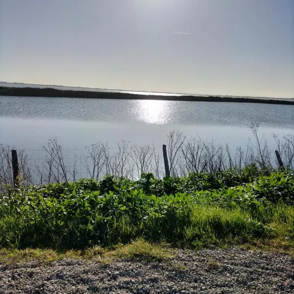 Dormez au coeur du village entre plage et polder, מלון בברבטרה