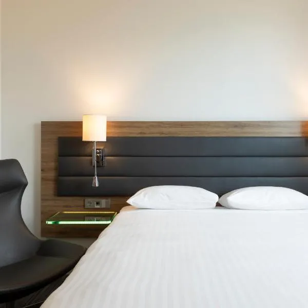 Moxy Edinburgh Airport - photo 2
