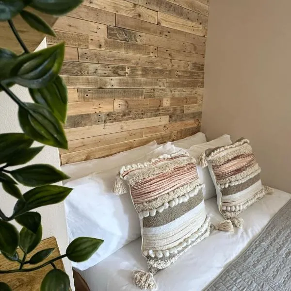 Aggie Beach Apartment, hotel in St. Agnes