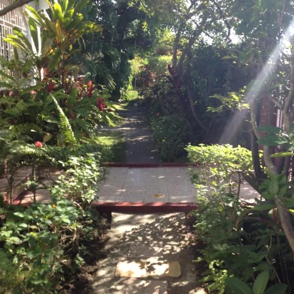 Kingston Airport bed and breakfast, hotel v destinaci Kingston