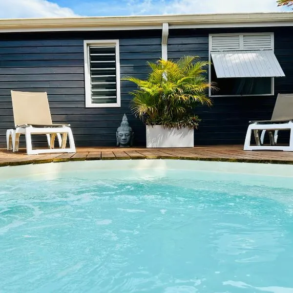 Villa Ô Perchée, Vue Mer Panoramique et Piscine Privée, hotel in Pointe-Noire