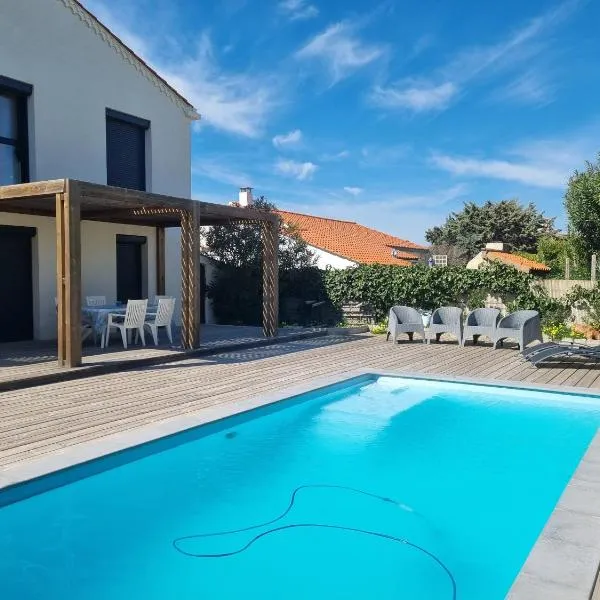 Bel appartement avec piscine privative à 150m de la plage 6 couchages, hotel v destinácii Le Barcarès