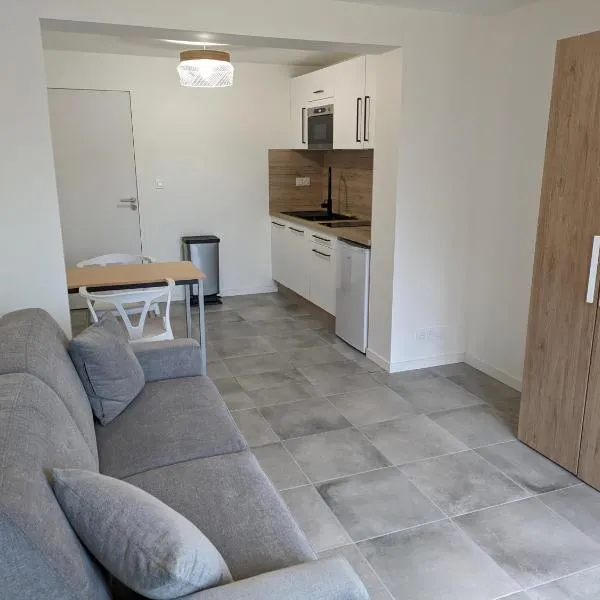 Studio indépendant en rez-de-jardin, hotel a Cesson-Sévigné