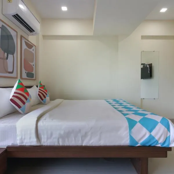 OYO Home Exotic Studio Kalamboli, hotell i Kalamboli