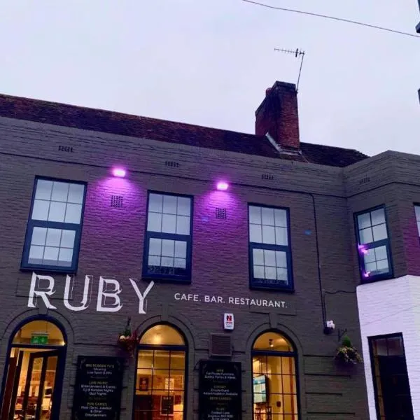 OYO Ruby Pub & Hotel、ブライトン＆ホーブのホテル