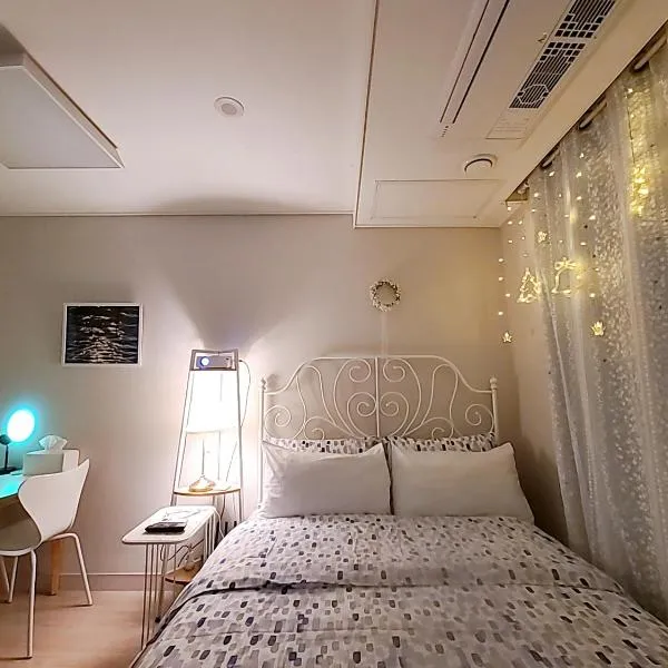 Maison-호수공원뷰,편안한영화관,넷플,디즈니플러스,120인치스크린,미사역2분,장기숙박추천, hotel v destinaci Hanam
