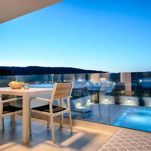 The Pool House Vis，維斯的飯店