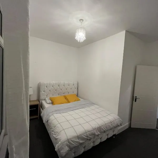 Beautiful 2 bedroom House in central Hartlepool, отель в городе Хартлпул