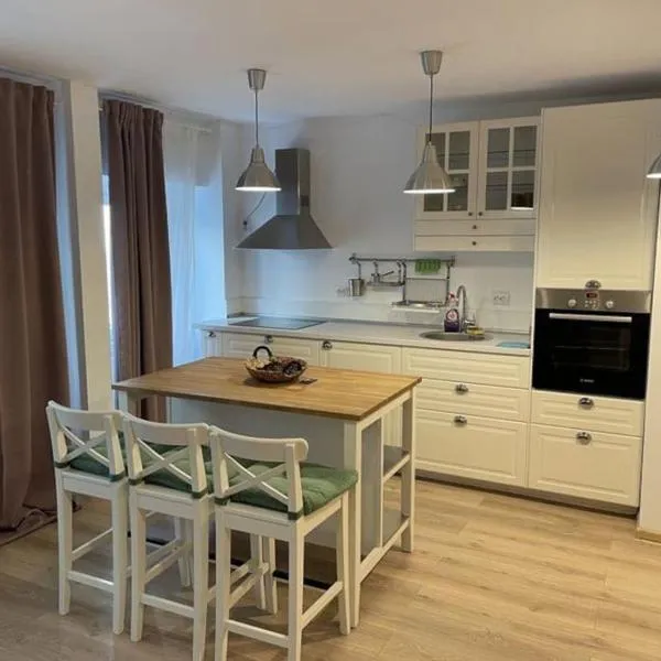 Lovely one bedroom condo next Mall Vitan, hotel in Bucharest