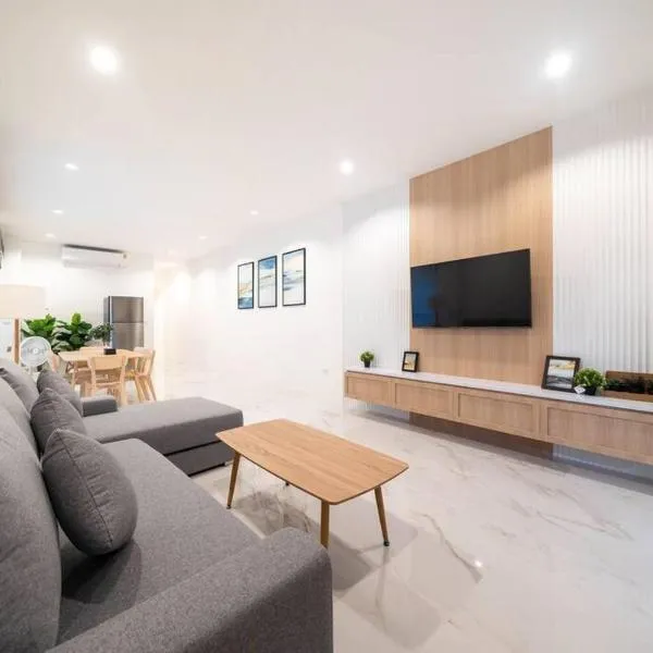 2BR townhome 300M walk to kata beach Fully equipped, hotel in Kata Beach