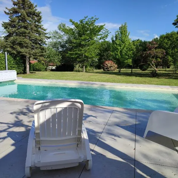 Ecoute s,il vient, hotel v destinaci Gourdon-en-quercy