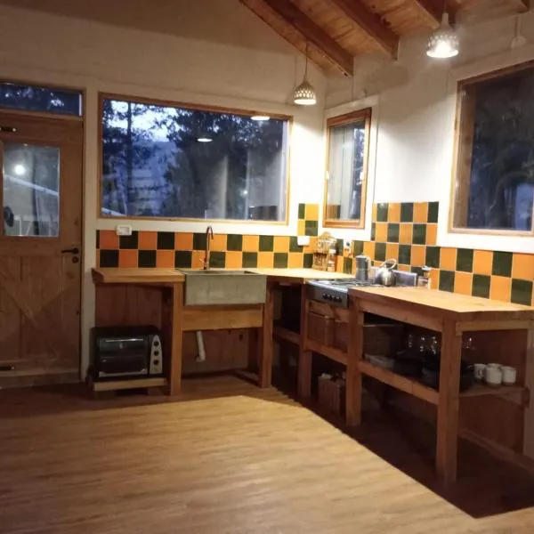 Cabaña Zafiro del Piltri, hotel in Golondrinas