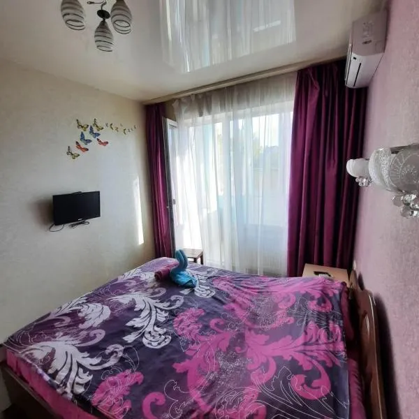 Квартира возле Радмир ул.Чернивецкая 5в โรงแรมในคาร์คิฟ