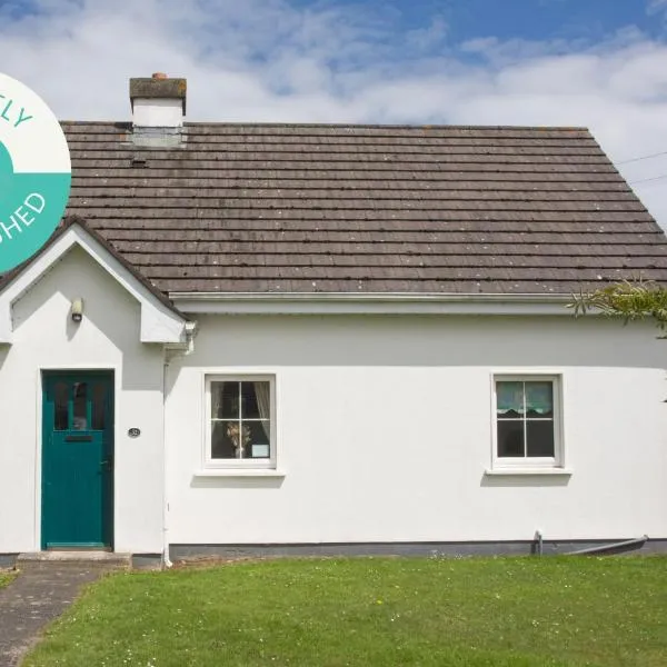 Brittas Bay Holiday Village No 32 by Trident Holiday Homes, hotel v destinaci Brittas Bay