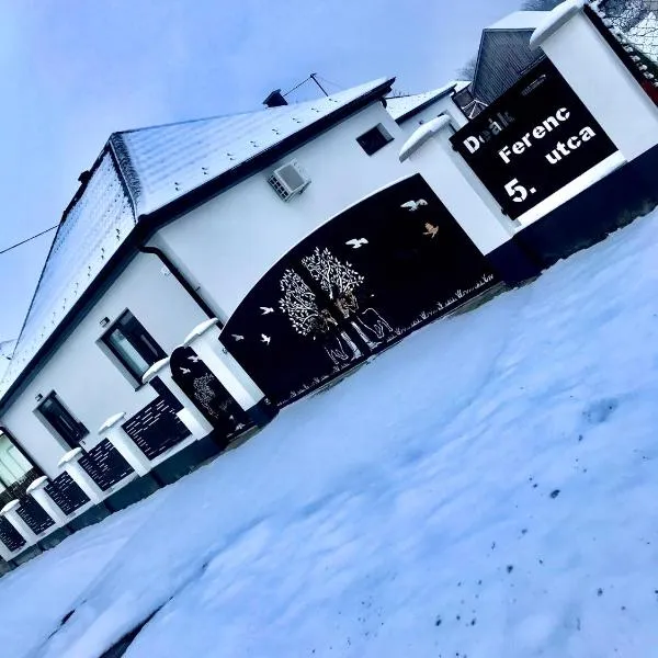 Csodaszarvas Vendégház Nyíradony, hotel en Nyíradony