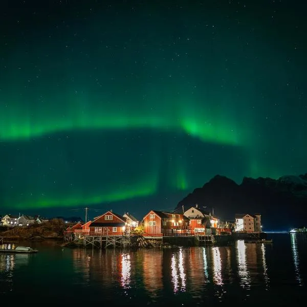 Henningsvær Rorbuer, hotel in Henningsvær