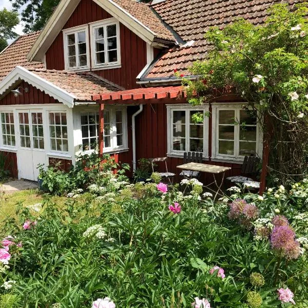 Övra Berg, hotel v destinaci Ullared
