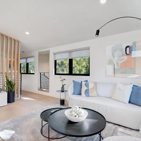Dazzling Modern Home Close to Downtown Palo Alto and Stanford, hotel in Menlo Park
