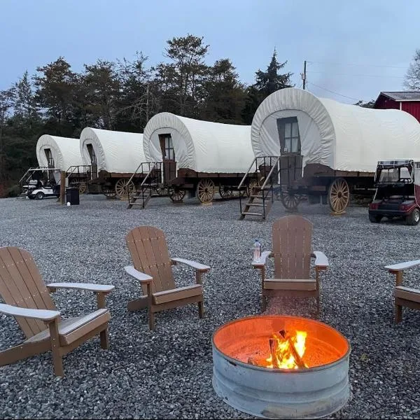 Smoky Hollow Outdoor Resort Covered Wagon, hotel v destinaci Sevierville