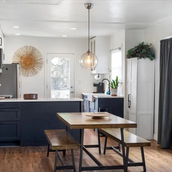NEW Beautiful BOHO Home by Beach, Downtown + Shops, hotel v San Diegu