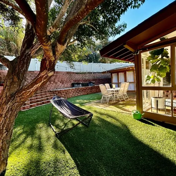 NEW Beautiful San Diego Mid-Century Treehouse, hotel v destinaci Spring Valley