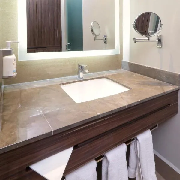 Holiday Inn Express & Suites Monterrey Valle by IHG, hotel v destinaci Monterrey