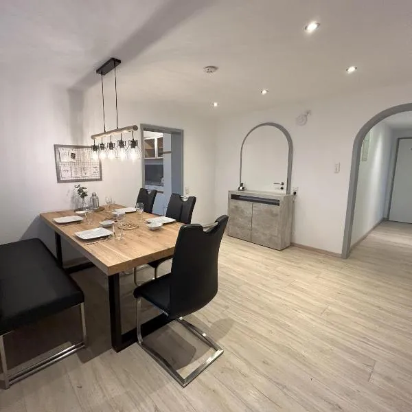 Ferienwohnung zur Birke: Neuhausen ob Eck şehrinde bir otel